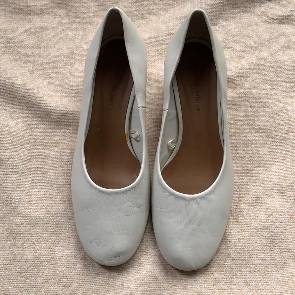 Like new star off white greyish white heels